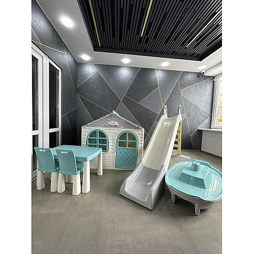 Великий ігровий майданчик Набір дитячий ТМ Doloni (будиночок, гірка, пісочниця, стіл та стільці) сіро-молочний