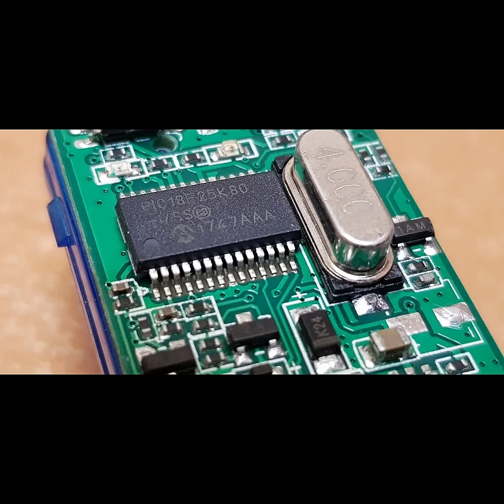 Авто сканер для андроїда ELM327 v 1.5 Bluetooth OBD2 помилок PIC25K80 адаптер Авто сканер для андроїда ELM327 v 1.5 Bluetooth OBD2 помилок PIC25K80 адаптер